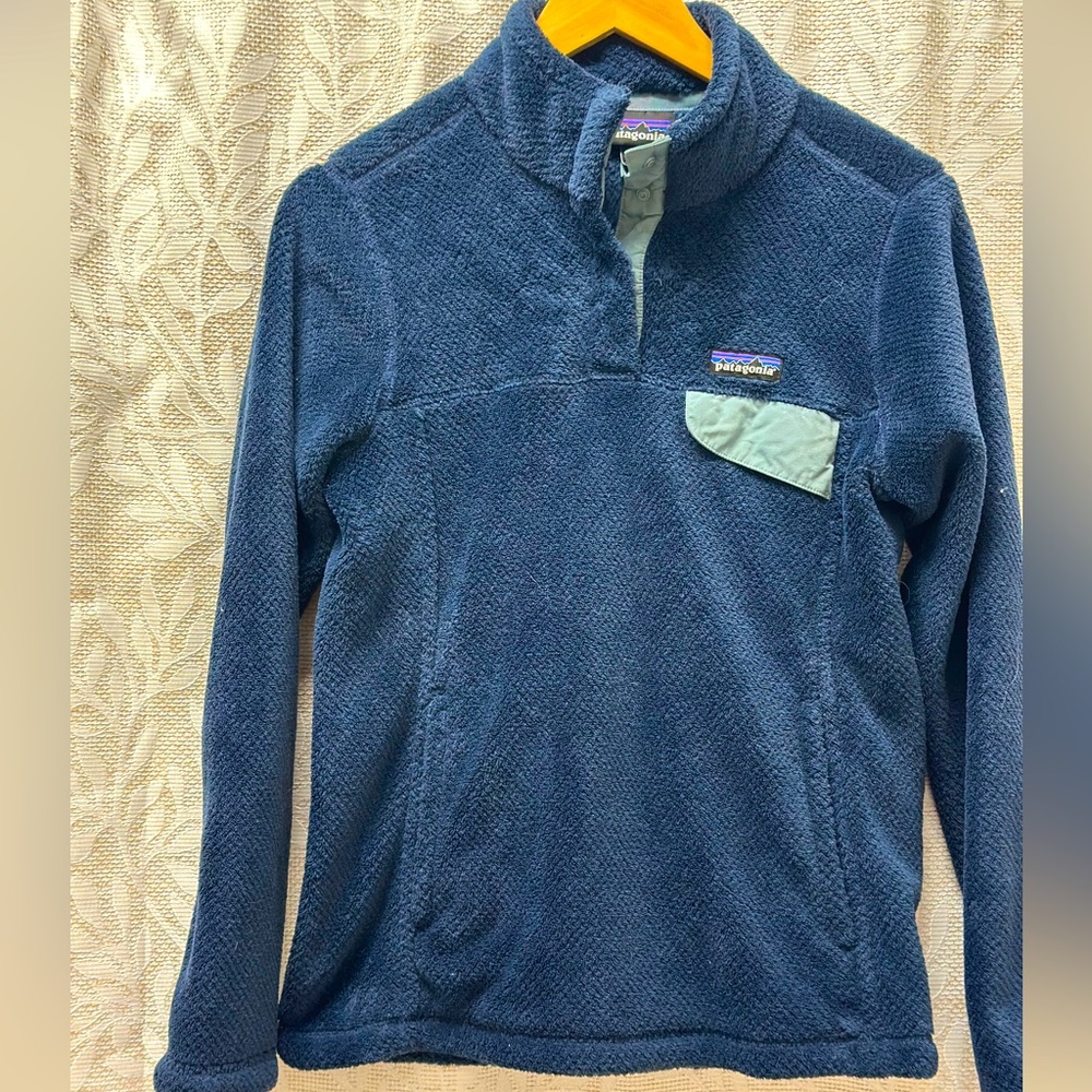 Patagonia 1/4 button Fleece Size Medium
